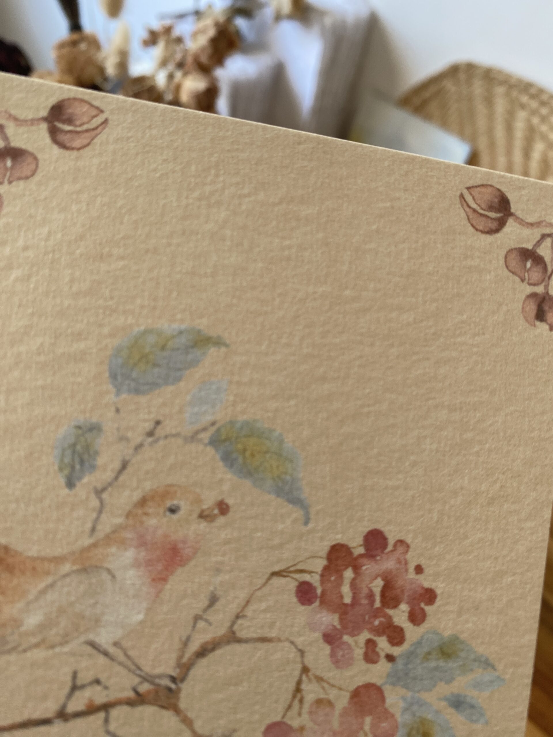 L'oiseau sur sa branche et ses baies - Papier Mat – Image 2